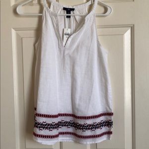 Gap white linen top w/embroidered detail - size XS